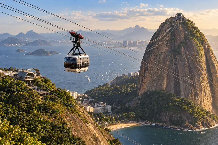 Cable car traveling between Sugarloaf Mountain stations